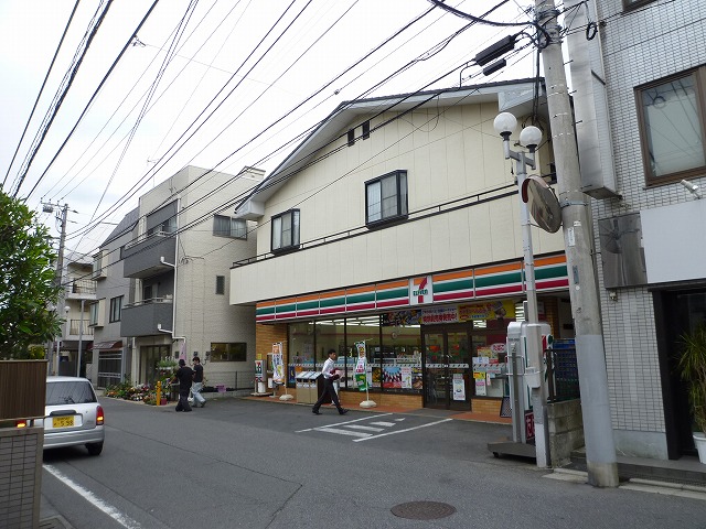 Convenience store. Seven-Eleven Yatsu store up (convenience store) 243m