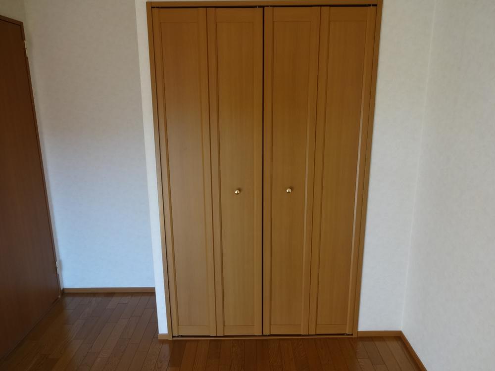 Non-living room. Local (12 May 2013) Shooting