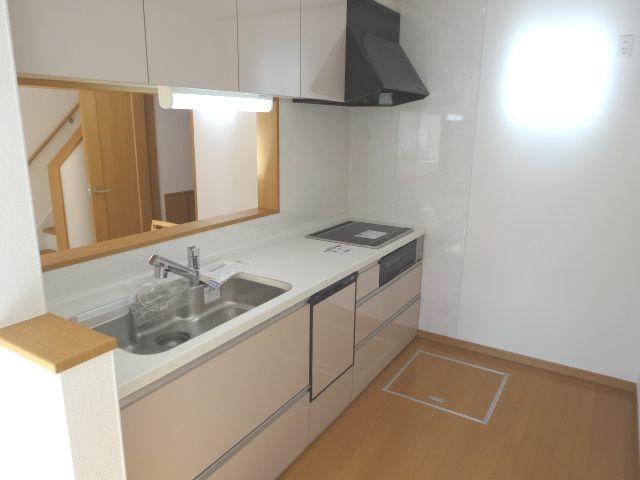 Kitchen. 8 Building face-to-face system Kitchen: dish washing and drying machine and water purifier integrated water washing with (December 2013) Shooting