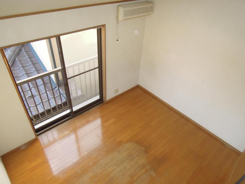 Other room space. This room viewed from the loft