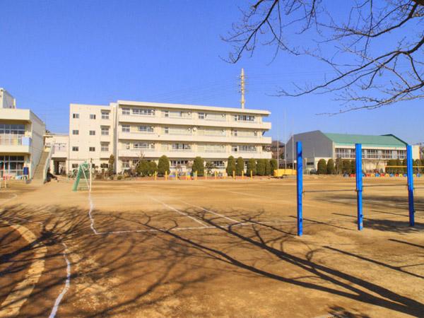 Primary school. Narashino Tateyashiki to elementary school 750m