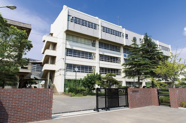 Near to junior high school, School also safe. Narashino Municipal first junior high school (4-minute walk / About 260m)