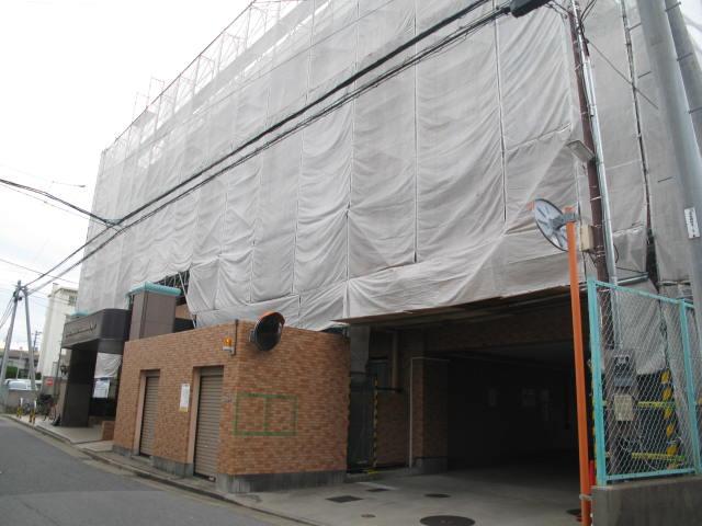 Local appearance photo. All 50 units of condominiums (October 2013) Shooting