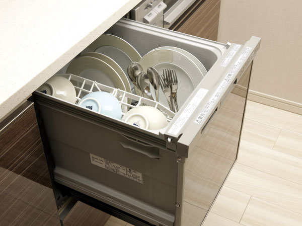 Kitchen.  [Built-in dishwasher dryer] Do the dishwasher and dry with automatic, With reducing the burden of housework, Usage of significantly water from the time of hand washing ・ To save running costs.