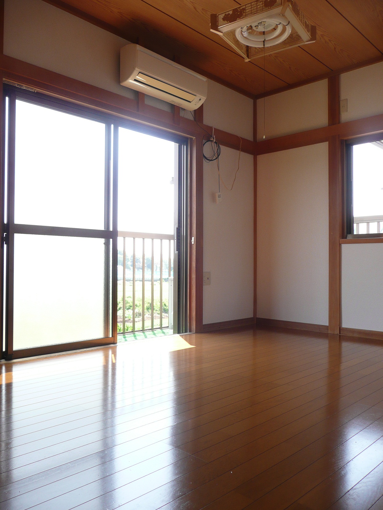 Living and room. Large indoor windows