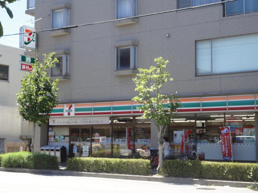 Convenience store. 697m to Seven-Eleven Chiba Makuharihongo shop