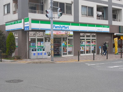 Convenience store. FamilyMart Makuharihongo 7-chome up (convenience store) 482m