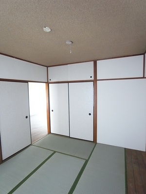 Living and room. Spend leisurely, Is a Japanese-style room, which is also in the drawing-room. 