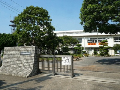 Primary school. Sodegaura Nishi Elementary School until the (elementary school) 240m