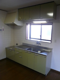 Kitchen.  ☆ There are large windows in the kitchen ☆
