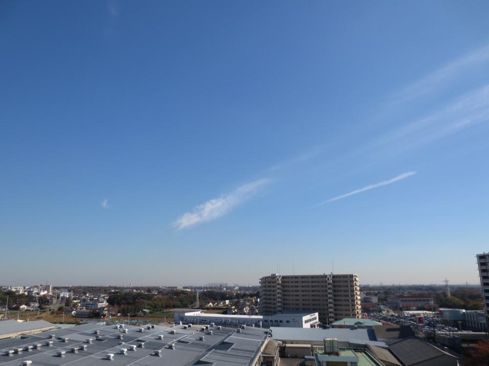 View photos from the dwelling unit. Local (12 May 2013) Shooting