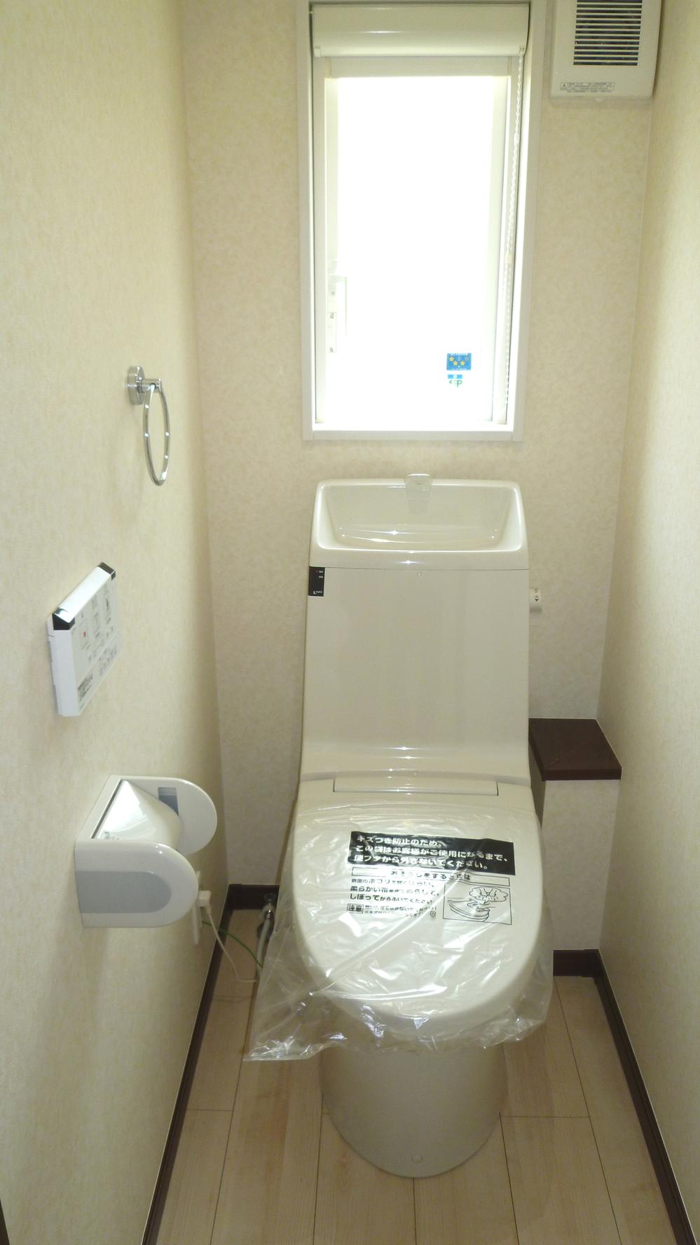 Toilet. Indoor (April 2013) Shooting