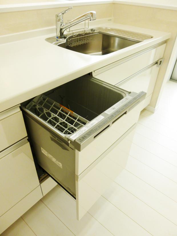 Other Equipment.  ■ Facilities: Since the depth type of dish washing and drying machine built-in contains a lot of things. Also it comes with the ability to prevent an increase in the temperature of the kitchen.