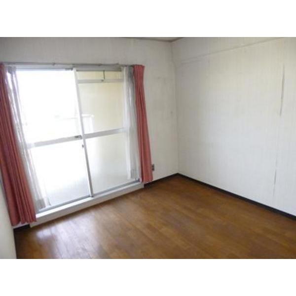 Living. 3 Kaiyoshitsu