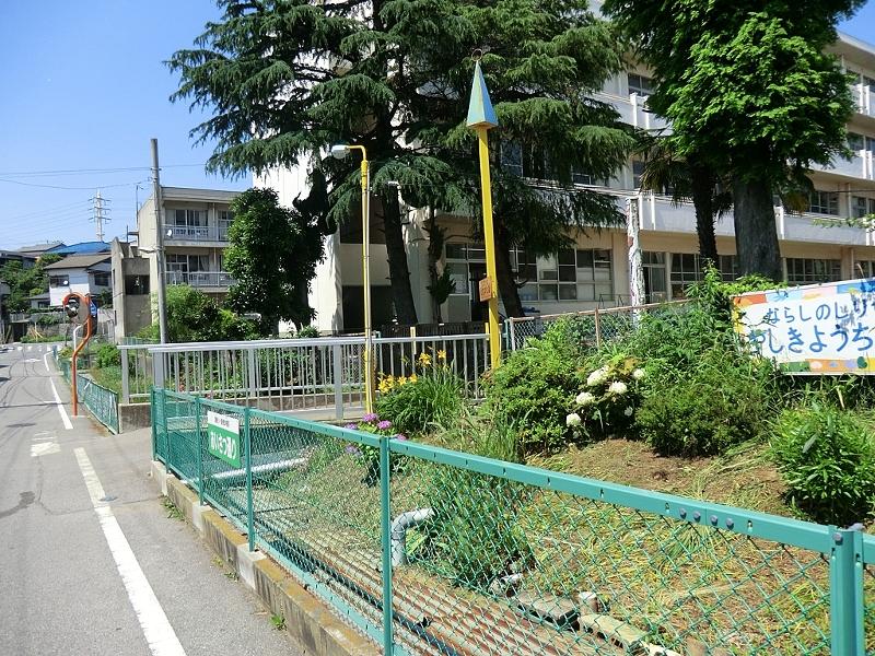 kindergarten ・ Nursery. Narashino Tateyashiki to kindergarten 682m