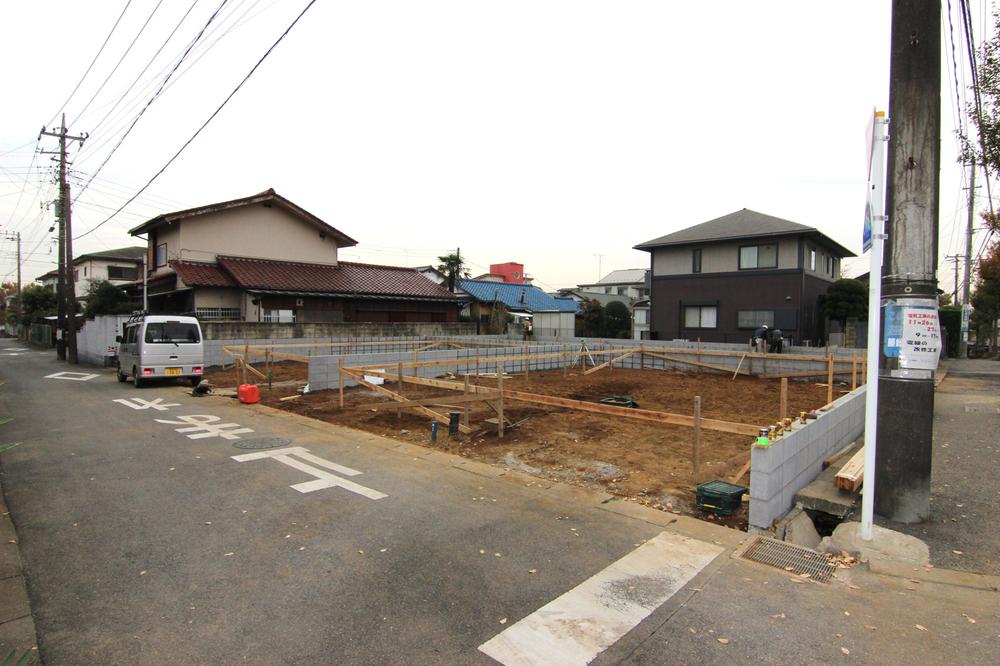 Local photos, including front road. Local (11 May 2013) Shooting