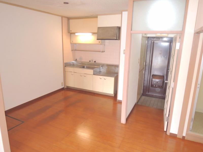 Other room space. Also spacious kitchen space