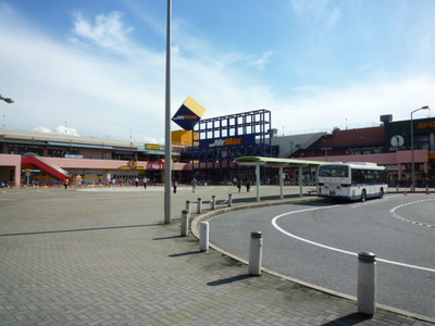 Shopping centre. 700m up Hypermall Merckx (shopping center)