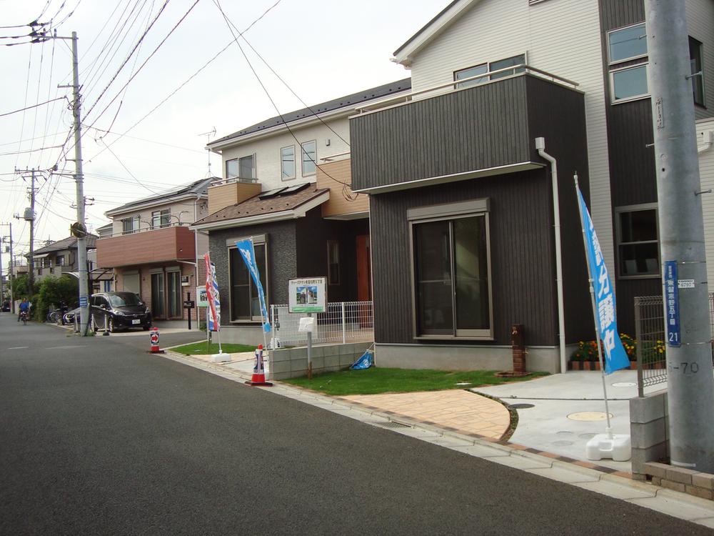 Local photos, including front road. Local (August 2013) Shooting