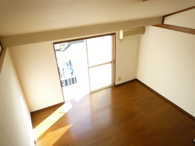 Living and room. Appearance of the room from the loft. I There is a feeling of opening.