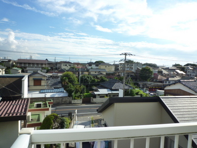 View. South-facing balcony is good per yang.