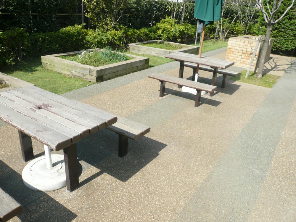 Other common areas. Barbecue garden