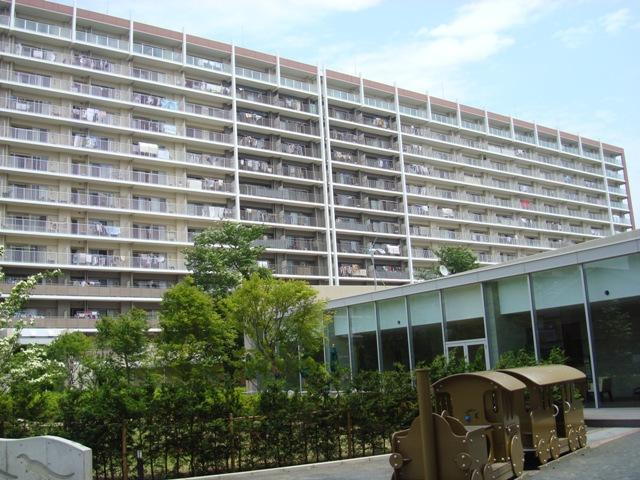 Local appearance photo. Local (10 May 2013) shooting building appearance