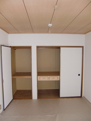 Living and room. It is south Japanese-style storage lot