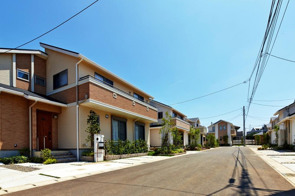 Our enforcement example each building, And accent planting symbol tree, I feel the unity of the city skyline. Shrubs and grass also for the standard, Please feel the atmosphere of the season!. Our enforcement example