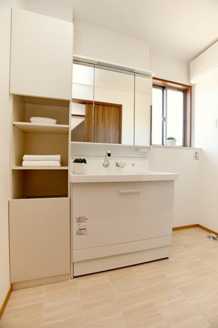 Same specifications photo (bathroom). Our same specifications