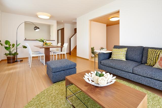 Same specifications photos (living). Our enforcement example all building LDK17 quires more! Since also comes with floor heating, You can also use comfortably spacious room!