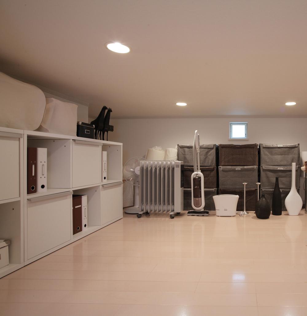 Same specifications photos (Other introspection). Our back construction cases Monopitto! First floor and the effective use of the back of the roof between the second floor! Also, Ceiling, 1.4m is lower and below, but in addition to the storage, Study Ya, You can also use the children's playground!