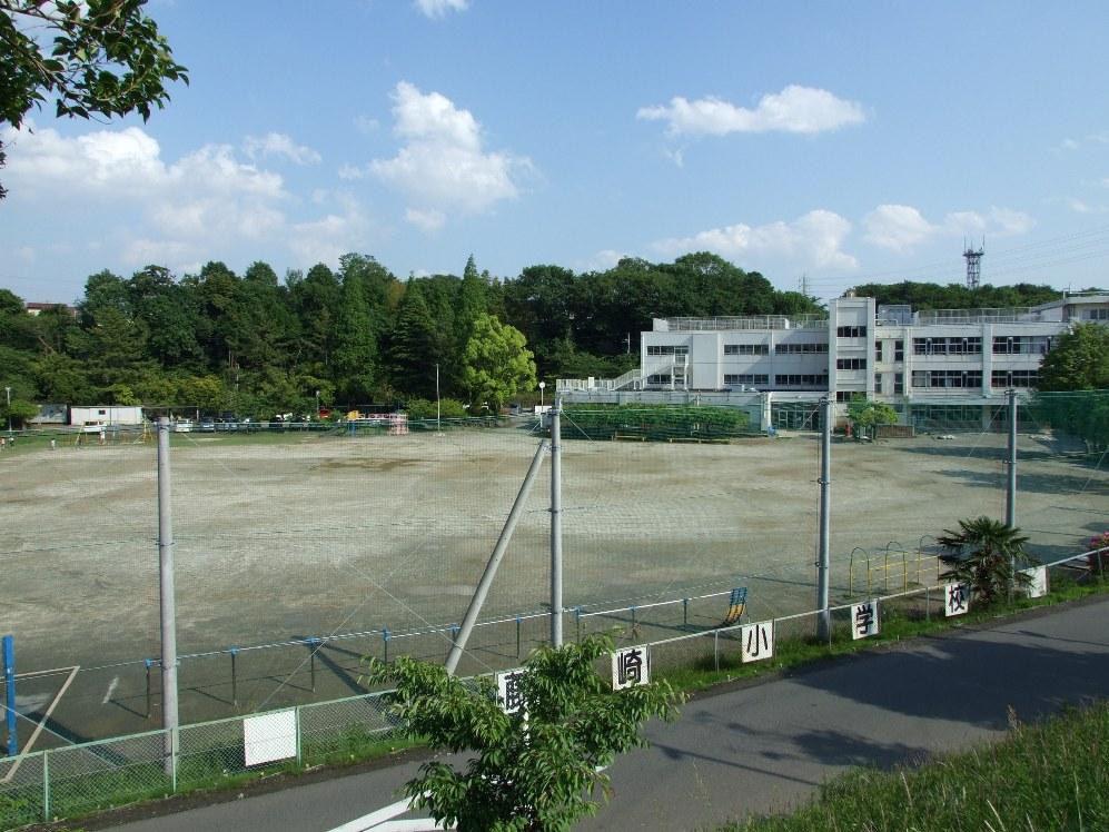 Primary school. Fujisaki elementary school ・ 300m to kindergarten