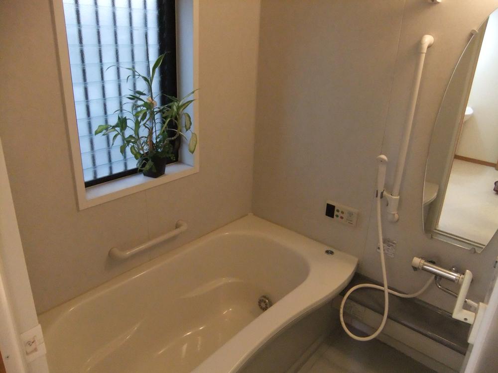 Bathroom. It is easy to relax because 1 square meters bathroom is white unified.