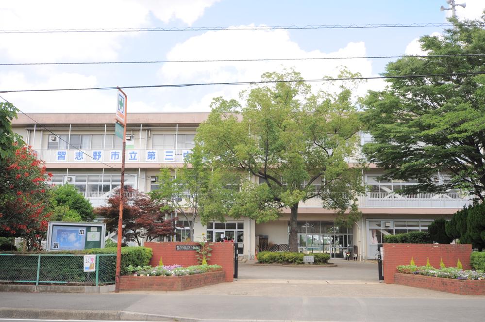 Junior high school. Narashino 880m to stand third junior high school