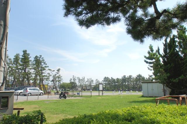 park. Sodegaura Sports Park four-sided 563m tennis court to. Football, baseball Ground. Pool. In the gymnasium, basket, Valley, Badminton, Table Tennis. Irresistible for lovers of sports.