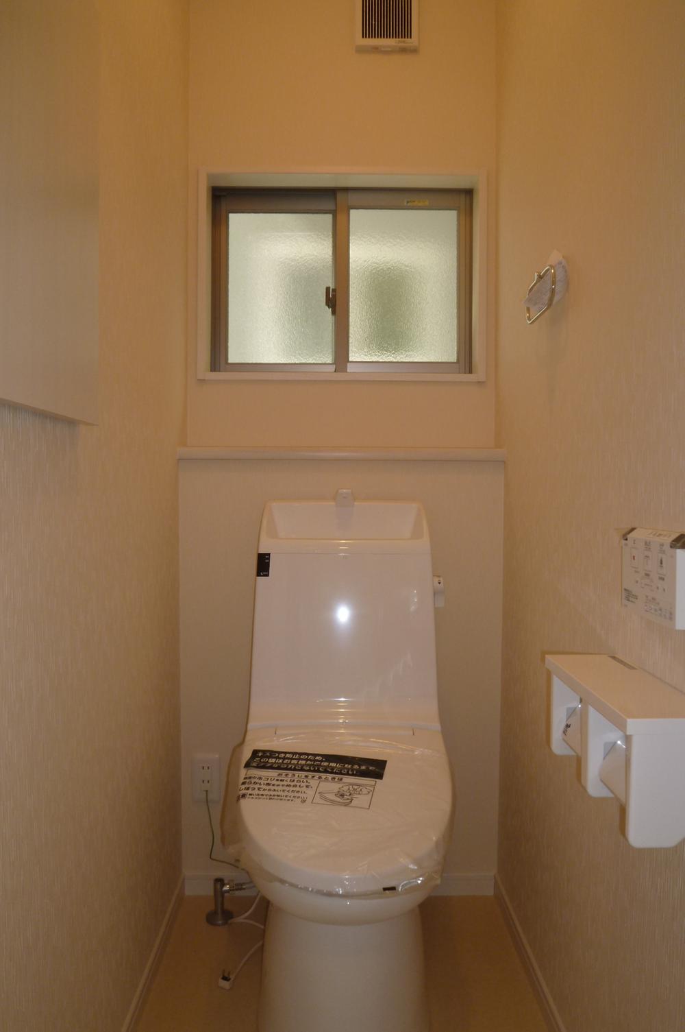 Toilet. Indoor (10 May 2013) Shooting