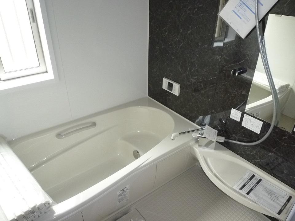 Same specifications photo (bathroom). Hitotsubo type of unit bus with bathroom dryer (same specifications photo)