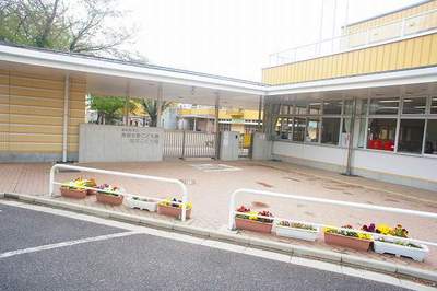 kindergarten ・ Nursery. Waizumato Mimomi store (kindergarten ・ 180m to the nursery)