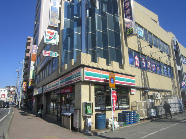 Convenience store. Seven-Eleven Mimomi store up (convenience store) 569m