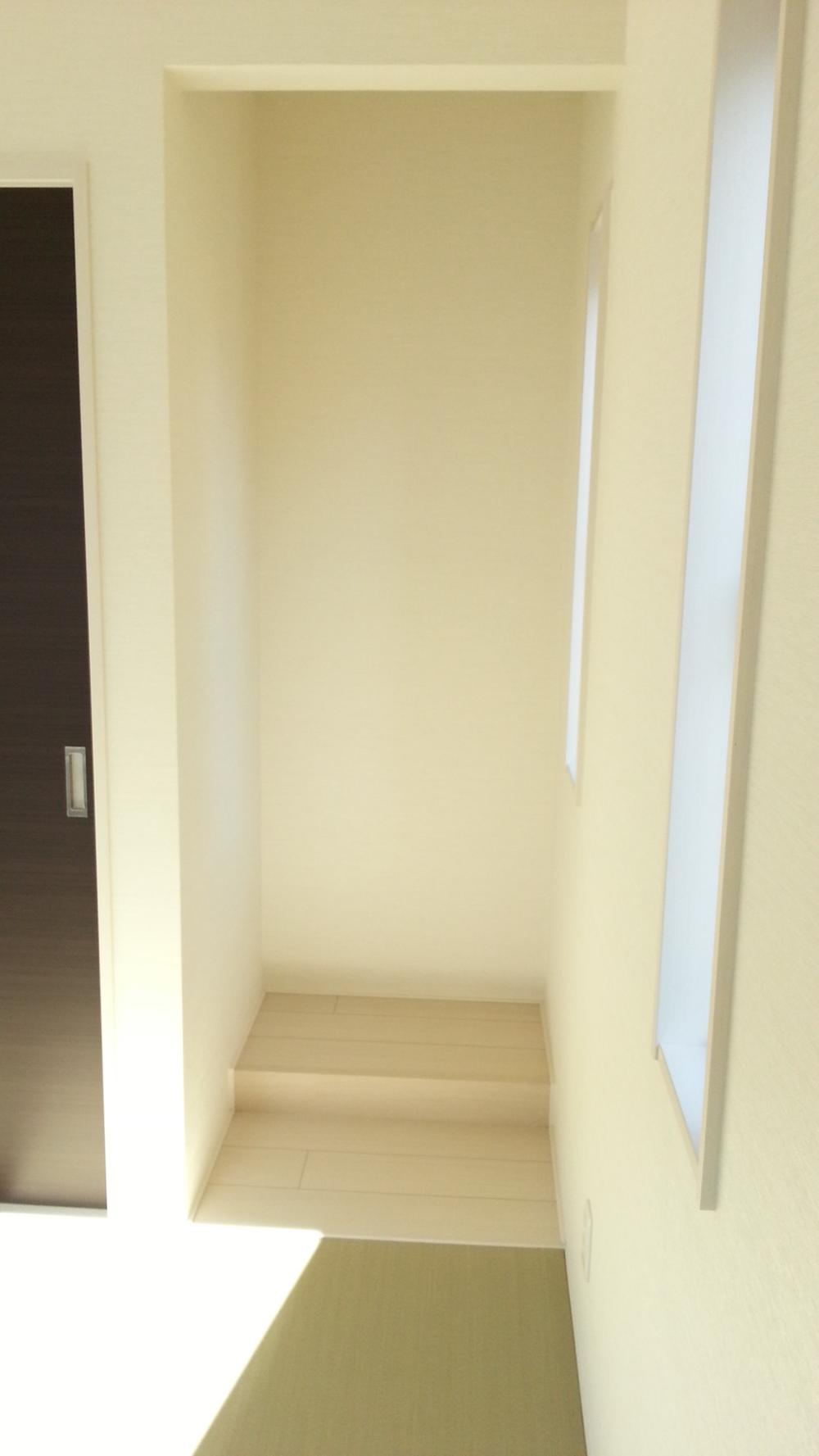 Other introspection. What will help you decorate the alcove?