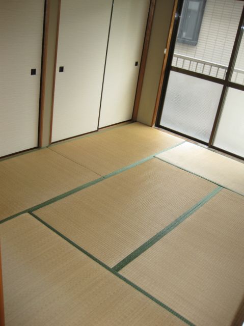 Other room space. Japanese-style room is wall-to-wall storage. After the tenants decision, Is tatami exchange.