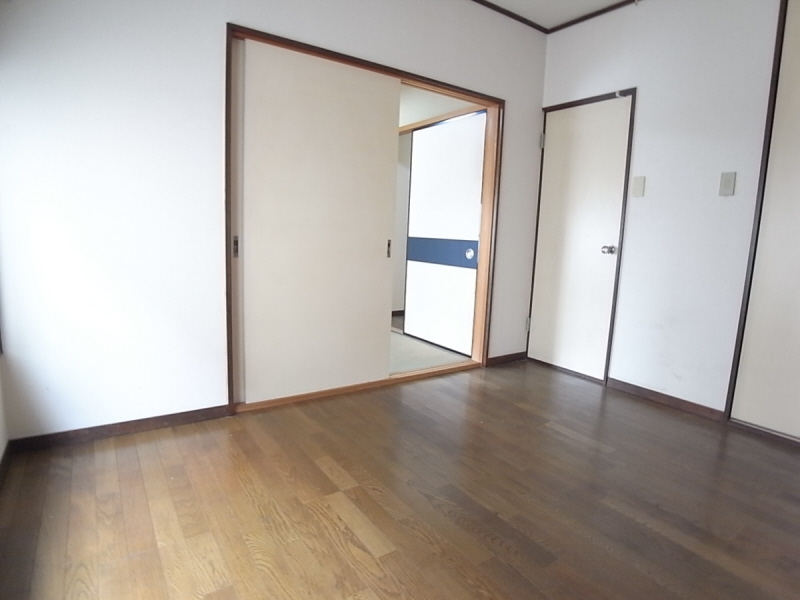 Living and room. Popular Tsudanuma Station Available! !