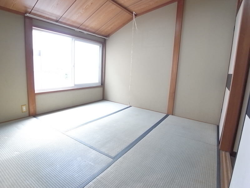 Living and room. Very calm Japanese-style room! Guests can relax purring ☆
