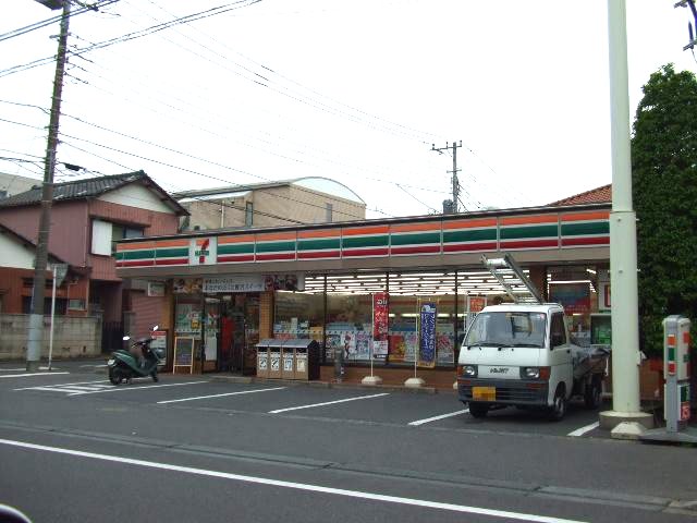 Convenience store. 214m to Seven-Eleven (convenience store)