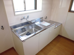 Kitchen.  ☆ There is also a window with a clean kitchen ☆