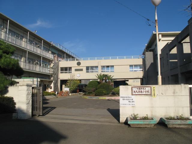 Primary school. 560m educational goal to Narashino Municipal Okubohigashi elementary school is "live development of power"