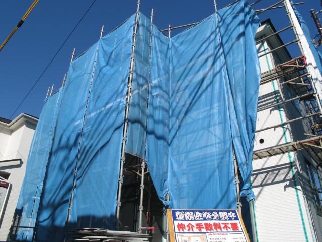 Local appearance photo. Siding has been attached to the outer wall. When the blue sheet is out, Appearance, such as the above you will see. (December 2013) Shooting