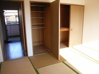 Living and room. Japanese-style room is also spacious storage space