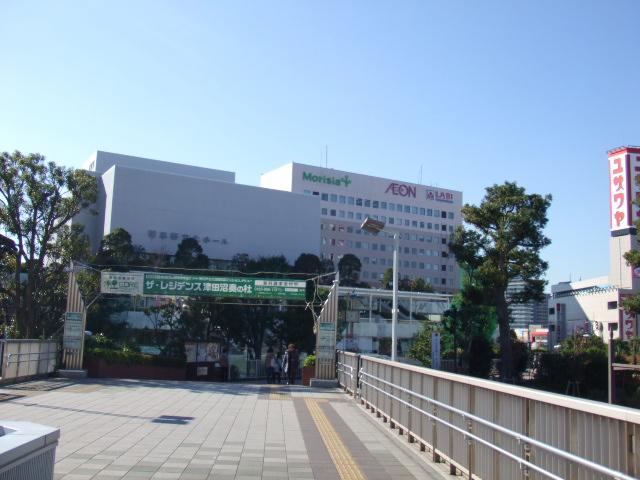 Shopping centre. JR Tsudanuma south exit ion Mall